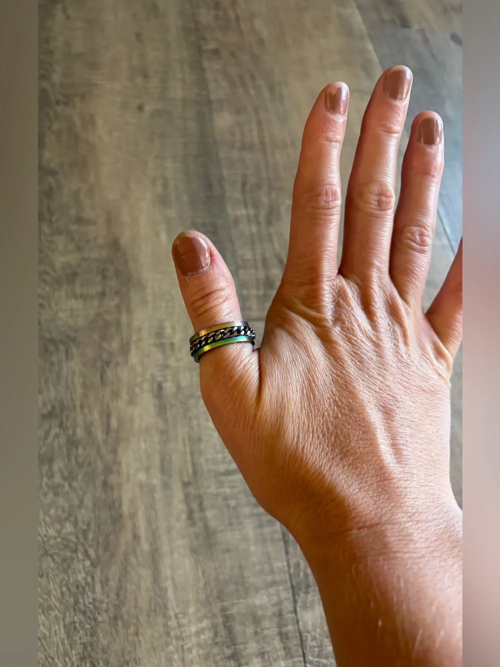 Men’s plus size 15 silver tone multi-color iridescent chain accent ring